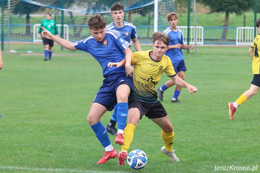 Strzelecka kanonada w meczu juniorów Haczowa i Guzikówki Krosno [ZDJĘCIA]