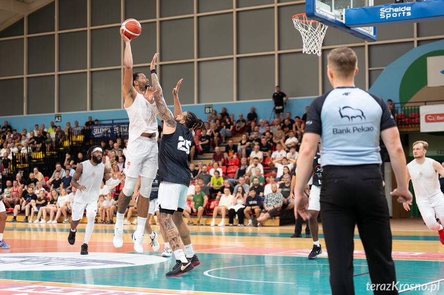 Turniej o Puchar Prezydenta Miasta Krosna rozpoczęty zwycięstwem Miasta Szkła [ZDJĘCIA]