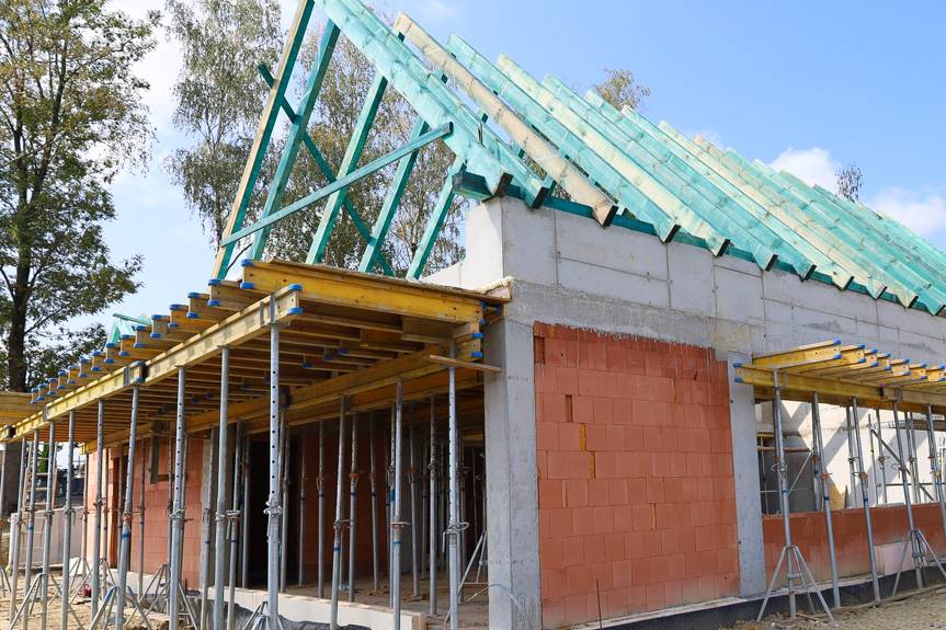 Trwa budowa kaplicy cmentarnej w Dukli