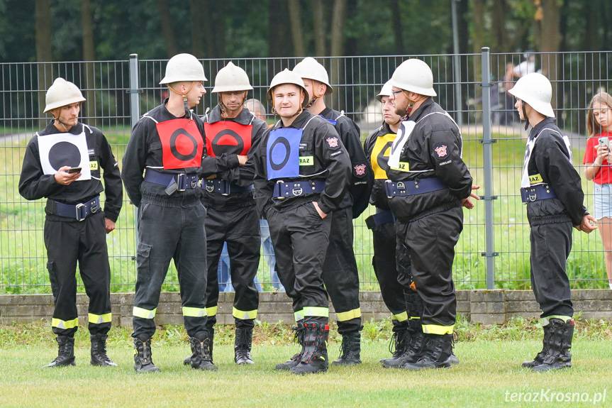Powiatowe i gminne zawody strażaków na stadionie w Korczynie