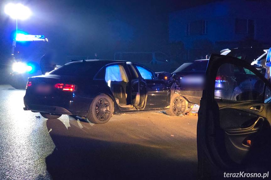 Nocna kolizja w Korczynie. Uszkodzone cztery samochody