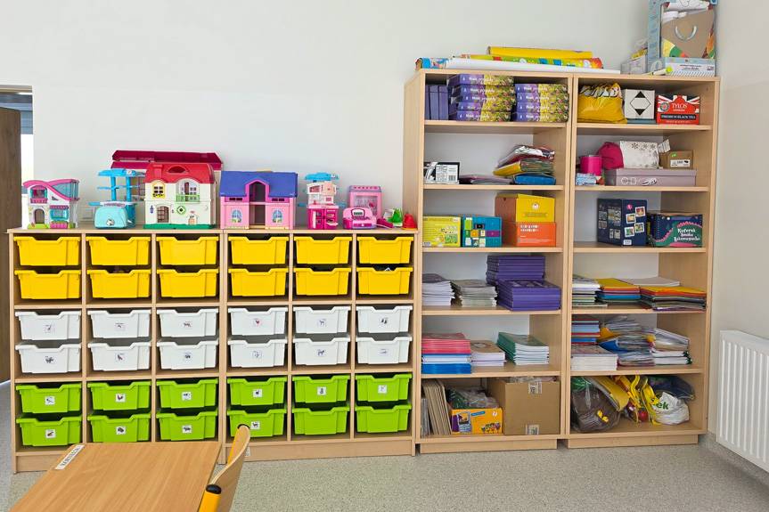 Z ciasnych sal do nowoczesnej szkoły