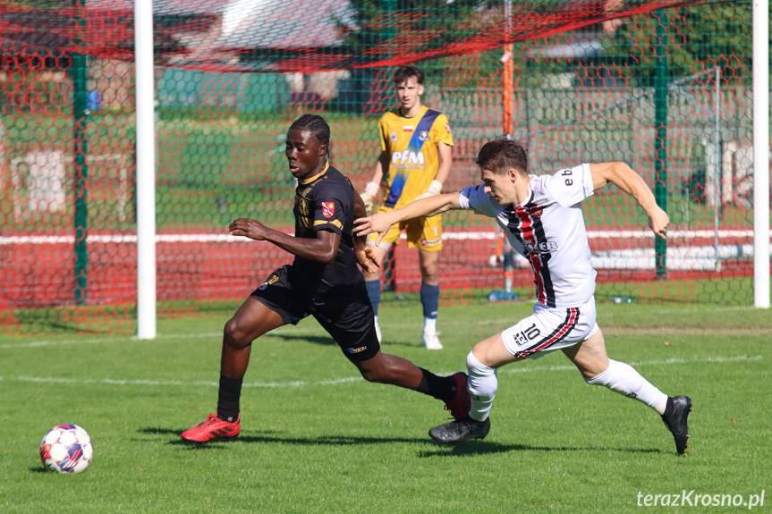 Start Rymanów - Grabowianka Grabówka. Pierwszy punkt gości w rozgrywkach klasy okręgowej [ZDJĘCIA]