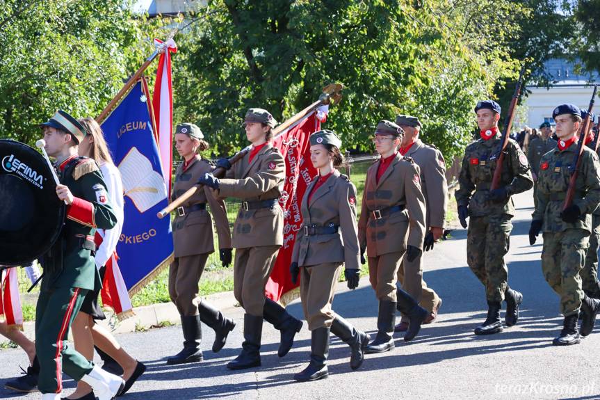 80 lat Liceum Ogólnokształcącego w Rymanowie. Święto pokoleń rymanowskiej Alma Mater [ZDJĘCIA]