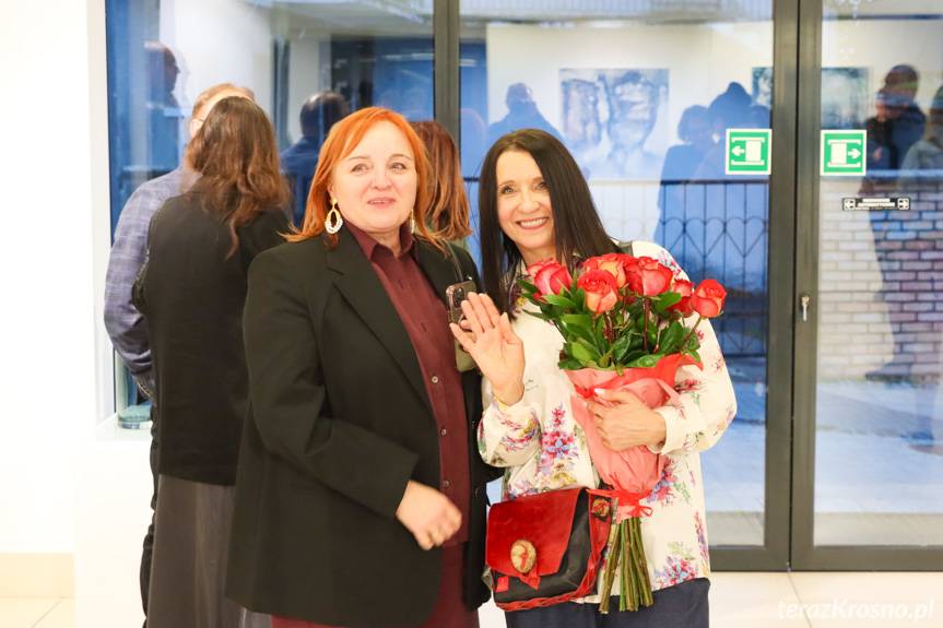 Obiekty światłoczułe. Wernisaż wystawy Beaty Szajny w Centrum Dziedzictwa Szkła w Krośnie [ZDJĘCIA]