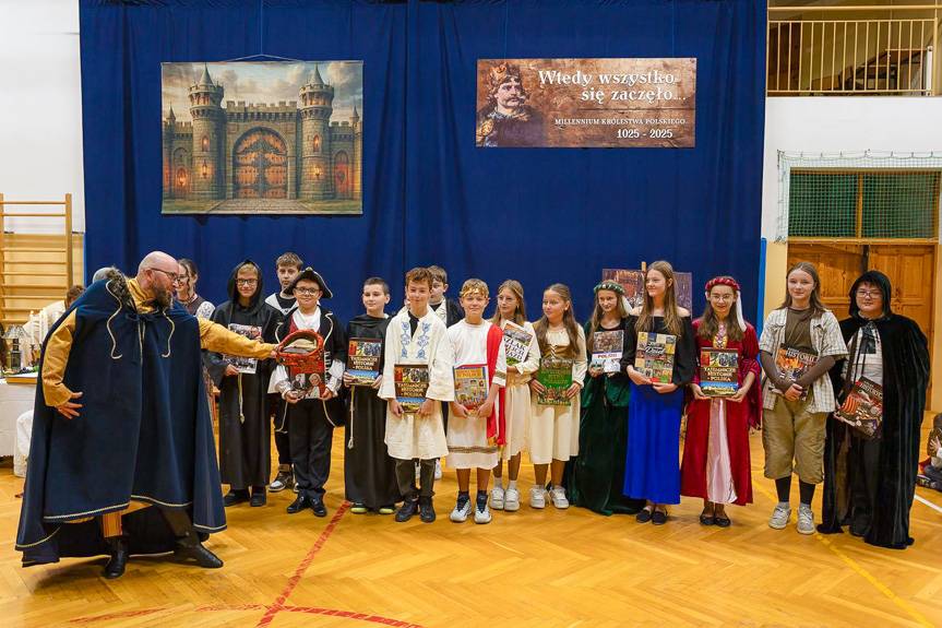 Uczniowie z Posady Górnej przenieśli się w czasy pierwszych Piastów