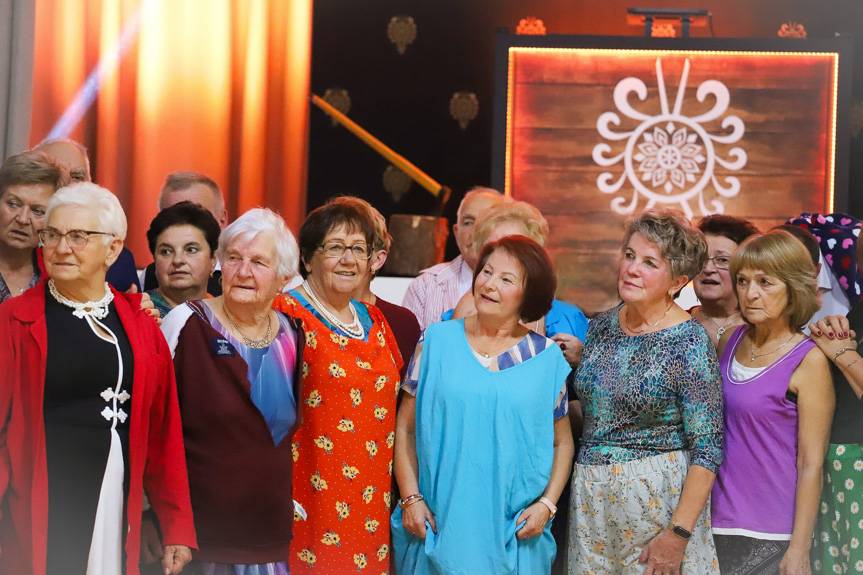 Góralska muzyka i dobra zabawa na Senioraliach w Rogach