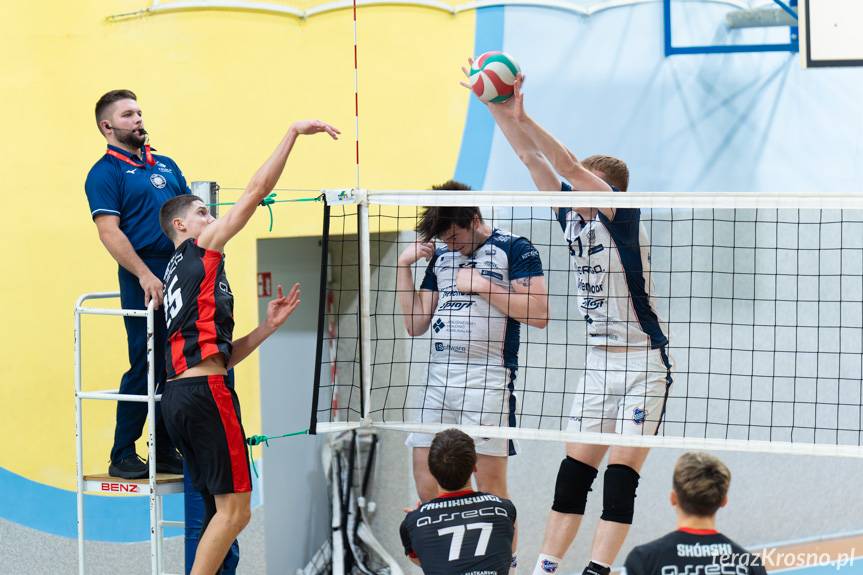 Karpaty - PANS Krosno bez straty seta z AKS AZS UR Rzeszów [ZDJĘCIA]