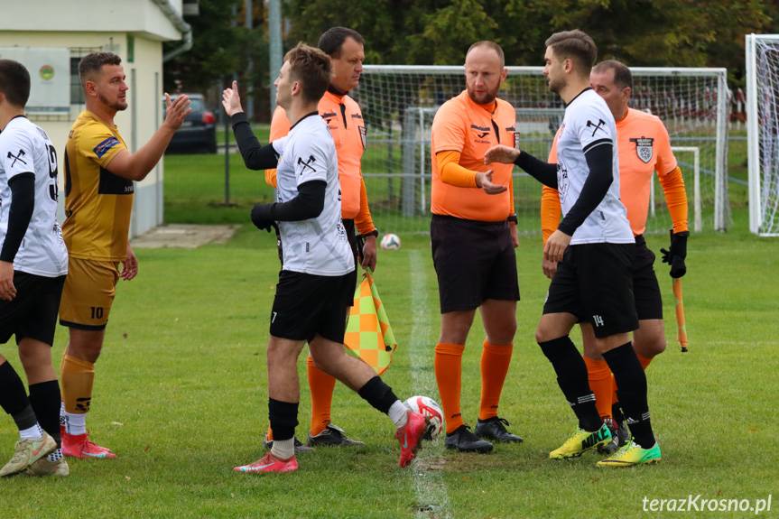 Trzy punkty lidera z Iwonicza i dublet Jakuba Zimy z rzutów karnych [ZDJĘCIA]