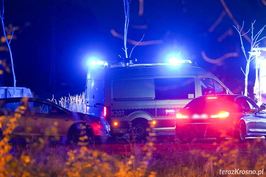 Tragiczne odkrycie w Zalesiu. Zwłoki 44-letniego mężczyzny w samochodzie