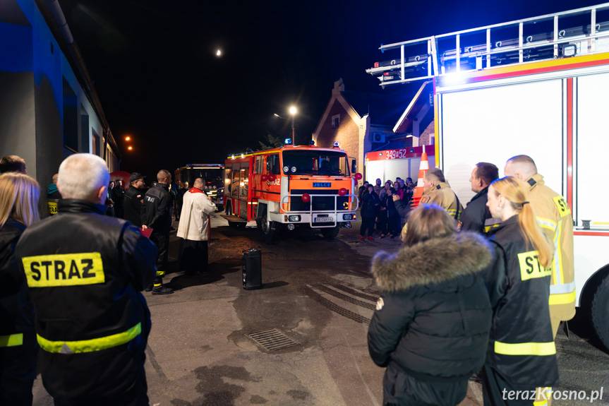 Strażacy z Polanki powitali nowy wóz ratowniczo-gaśniczy