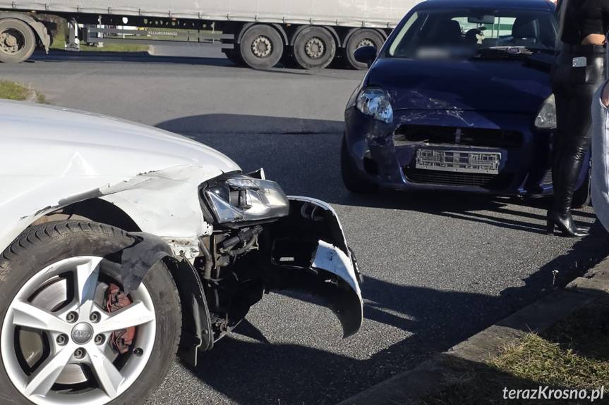 Zderzenie dwóch samochodów w Krośnie
