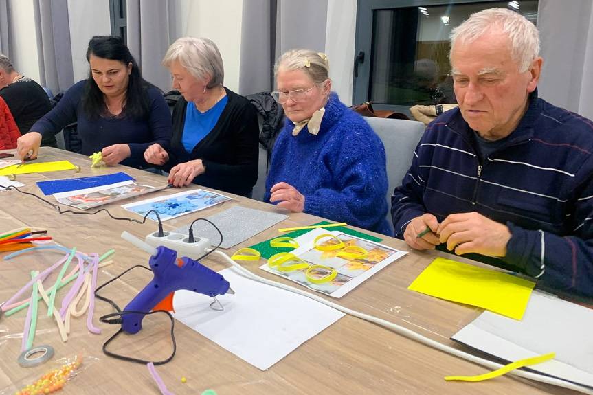 Mieszkańcy gminy tworzyli ozdoby na wyjątkowe choinki