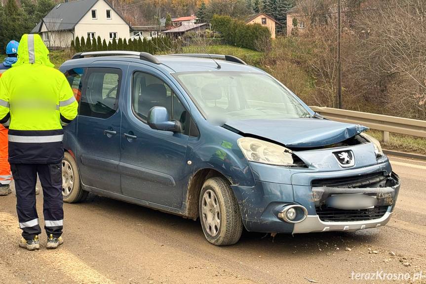 Zderzenie dwóch samochodów na DK19