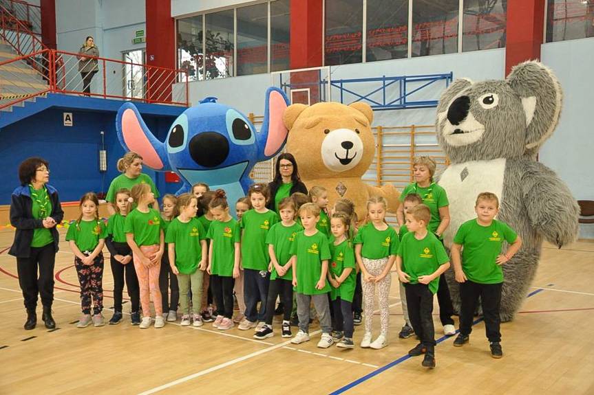 Zuchy i harcerze rywalizowali w Jedliczu podczas pierwszego turnieju sportowego