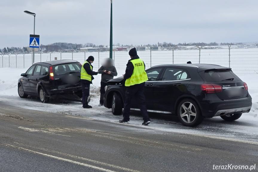 Zderzenie dwóch aut w Krośnie