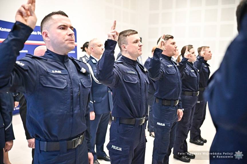 Nowi funkcjonariusze złożyli ślubowanie
