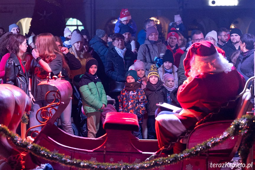Krośnieński rynek już w świątecznym blasku