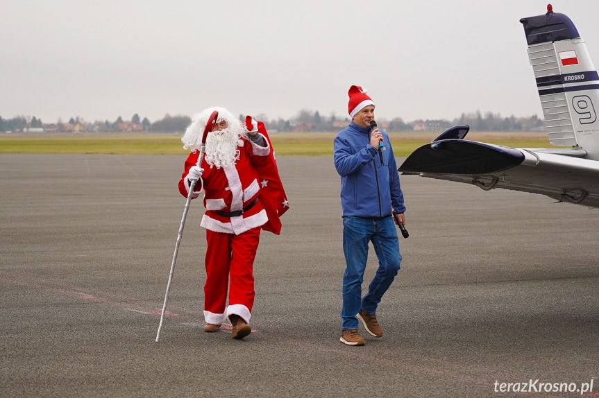 Św. Mikołaj ponownie wylądował na lotnisku w Krośnie