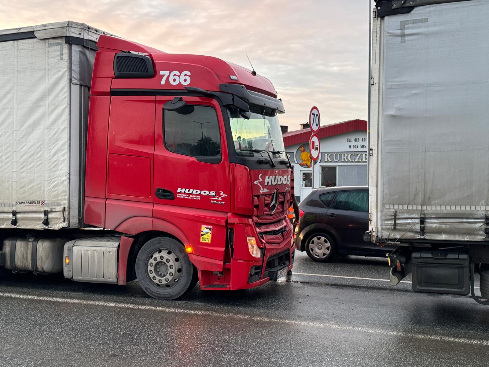 Kierowca Mercedesa spowodował kolizję w Krośnie
