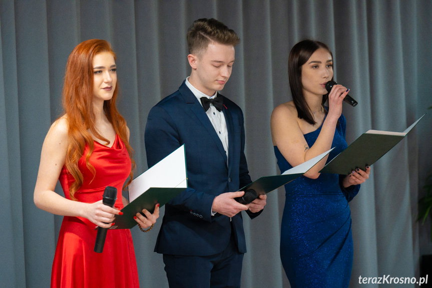 Studniówka 2023 "Naftówki". Tak bawili się maturzyści!