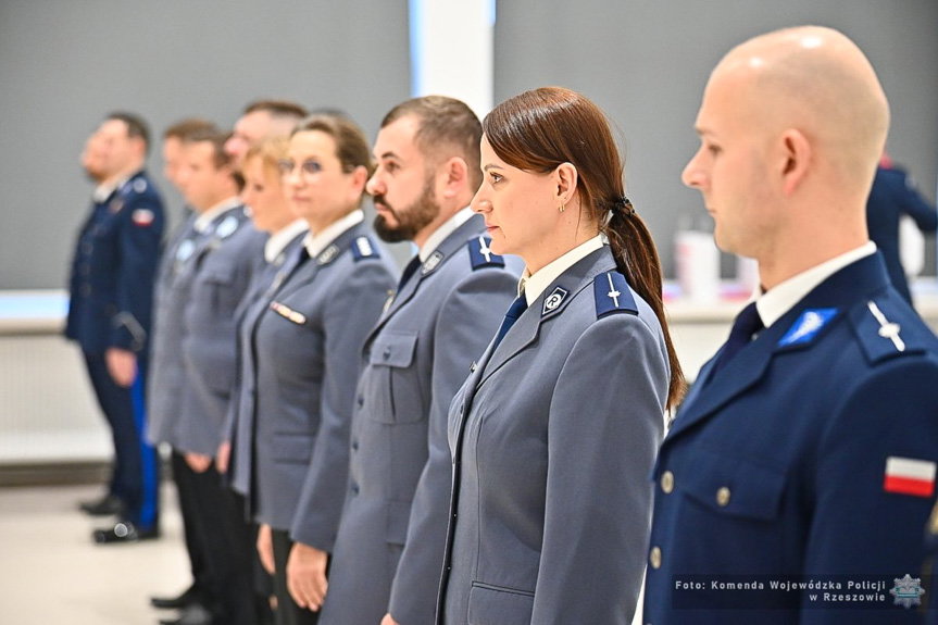 Krew ratująca życie - policjanci odebrali odznaczenia