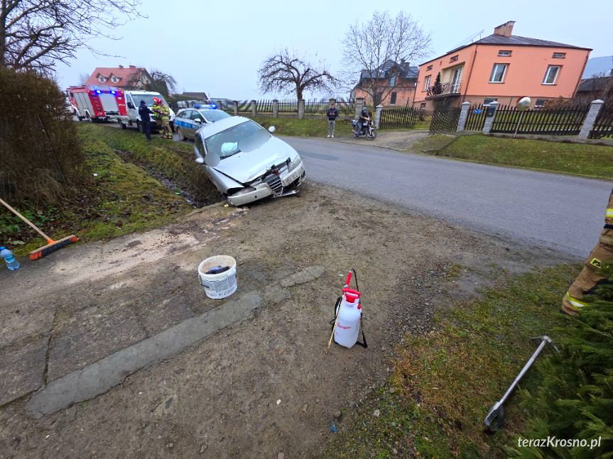 Kobylany. Kierujący samochodem uderzył w przepust