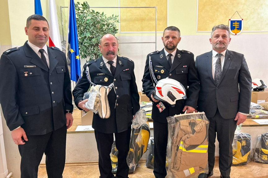 Strażacy z Gminy Wojaszówka z nowoczesnym wyposażeniem