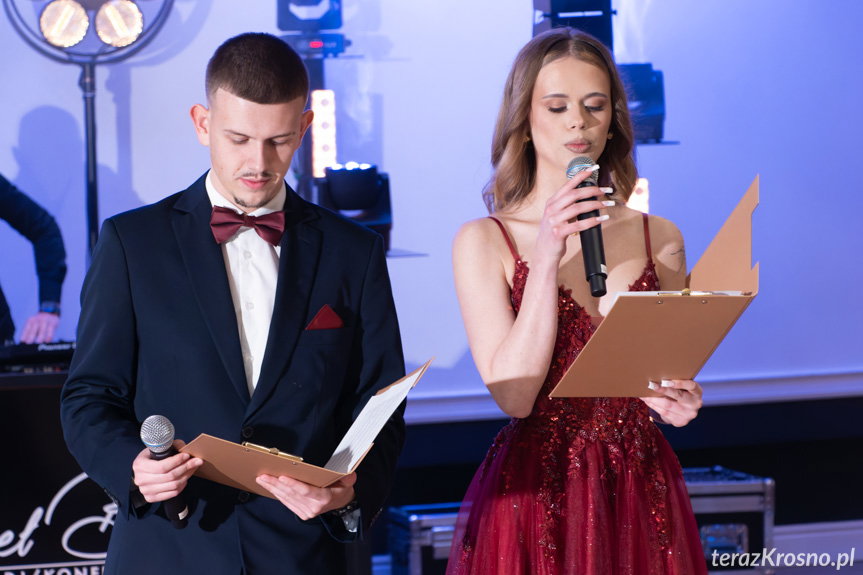 Krosno. Bal maturalny uczniów "Budowlanki": jedyna taka noc w życiu [ZDJĘCIA]