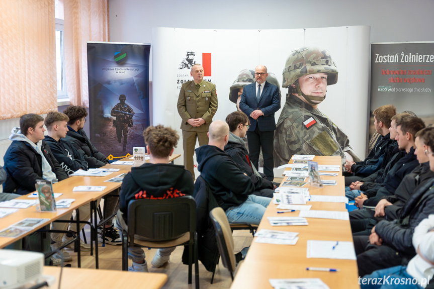 Wojsko zaprasza, obowiązek wzywa. Ruszyła kwalifikacja w powiecie krośnieńskim [ZDJĘCIA]
