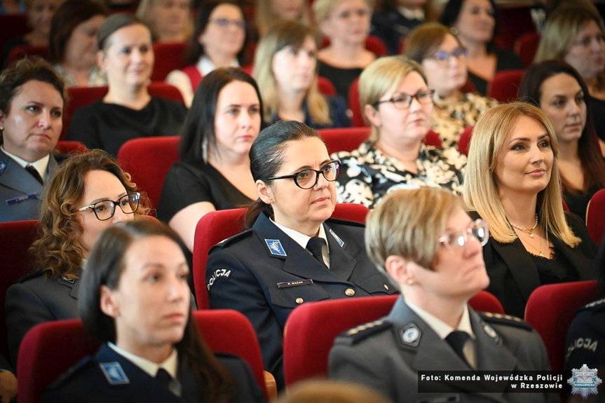 Wyjątkowy koncert i ważne słowa o roli kobiet w podkarpackiej Policji
