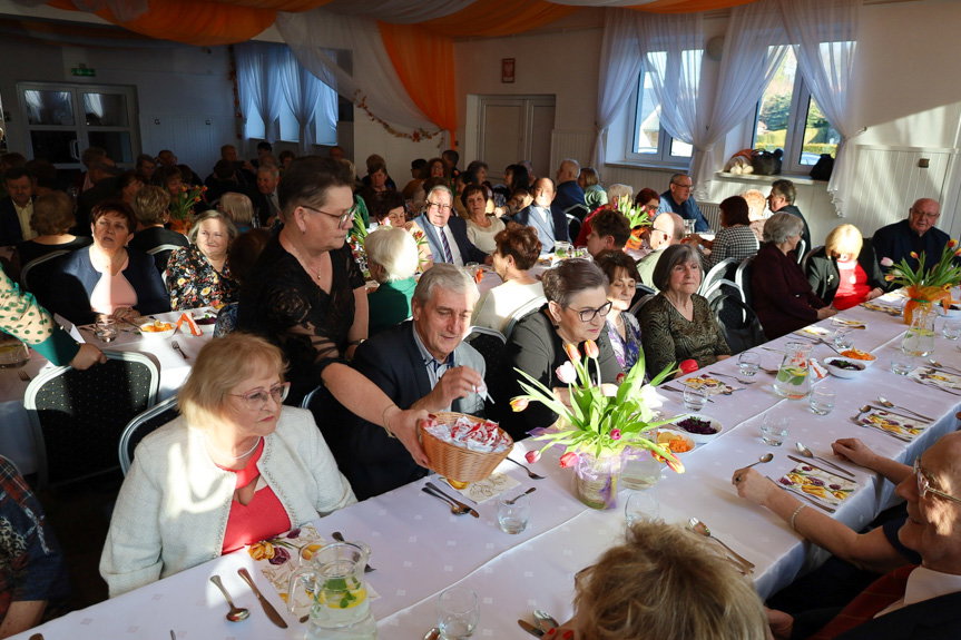Seniorzy z Gminy Jasło świętowali Dzień Kobiet