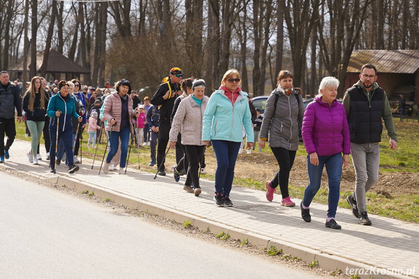 Wspólny spacer i palenie Marzanny na rozpoczęcie wiosny