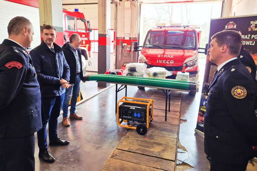 Nowy sprzęt dla strażaków z Lubatowej