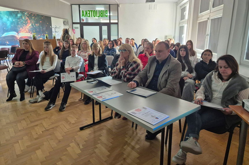 Recytacje pełne emocji - młodzież zachwyciła w Iwoniczu