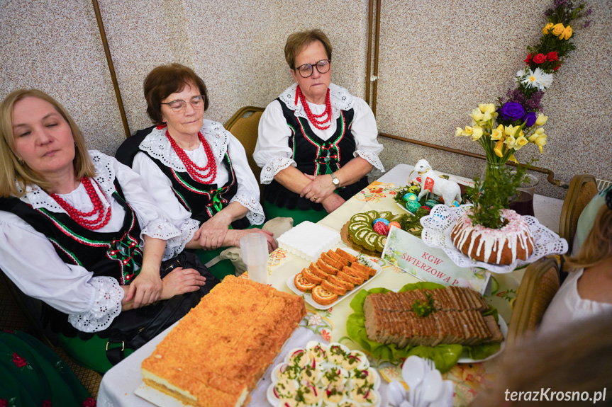 Przysmaki od 20 kół i stowarzyszeń. Jubileuszowa Karpacka Wielkanoc w Bóbrce