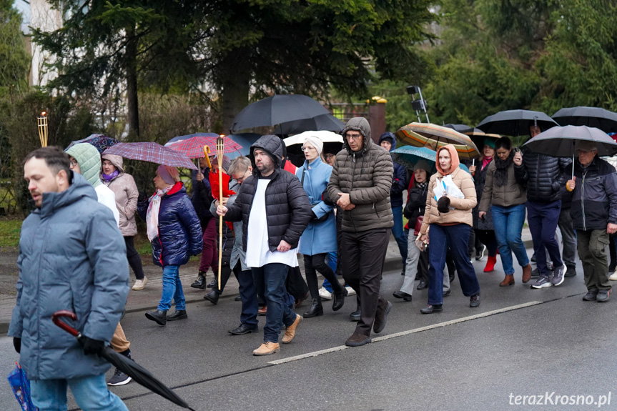 Wierni wzięli udział w Drodze Krzyżowej w Polance