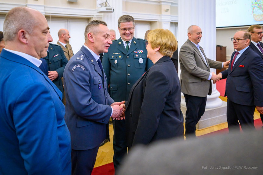 Podziękowania i życzenia podczas świątecznego spotkania