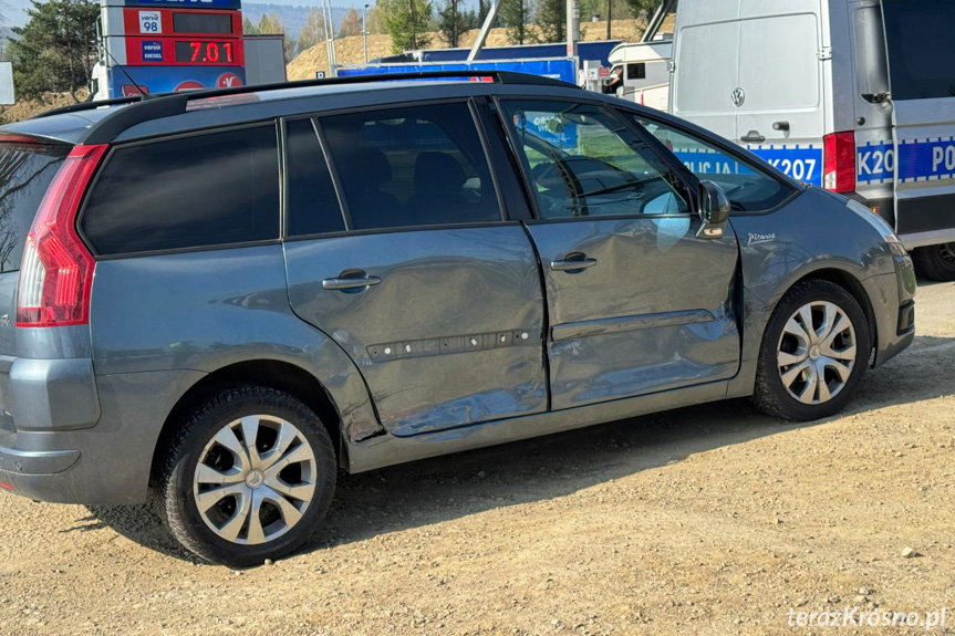 Poranna kolizja Citroena i Suzuki na DK19