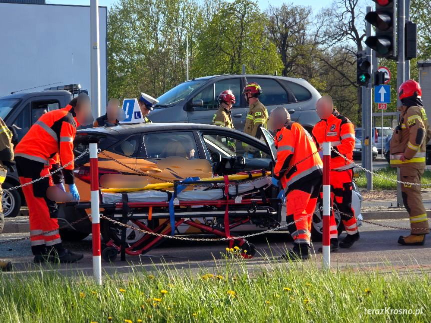 Krosno. Zderzenie dwóch samochodów na skrzyżowaniu