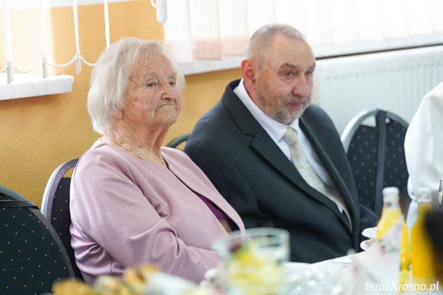 "Życie pełne pracy, miłości i poświęcenia". Pani Genowefa Łepkowska z Bajd świętowała setne urodziny