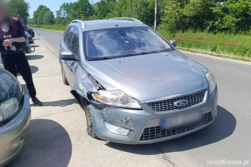 Kolizja dwóch osobówek w Krośnie