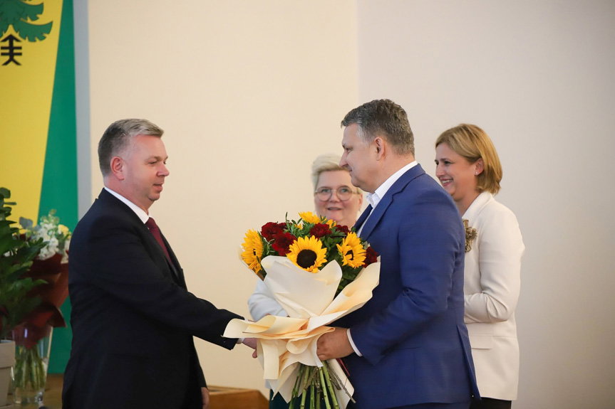 Burmistrz gminy Jedlicza z absolutorium i wotum zaufania