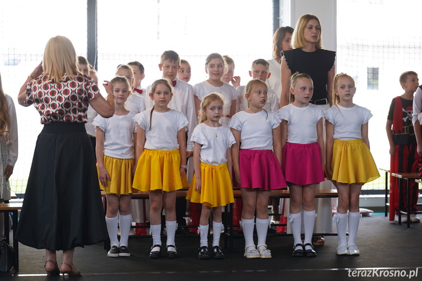 Minister sportu w Jedliczu. Hala za ponad 5 mln zł oficjalnie otwarta