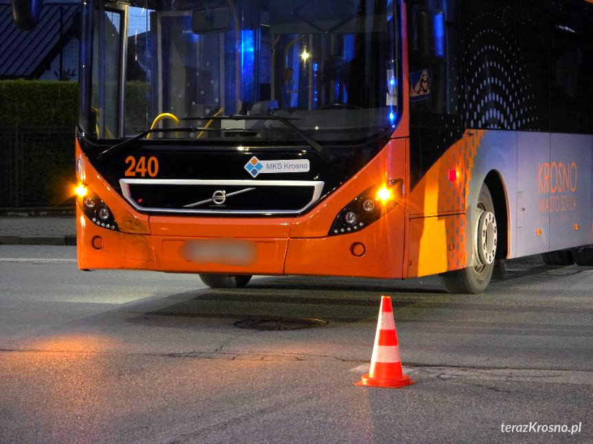 Krosno. Zderzenie samochodu z autobusem
