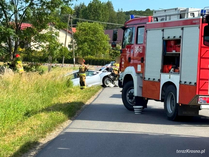 Wypadek w Milczy. Czołowo zderzyły się dwa samochody