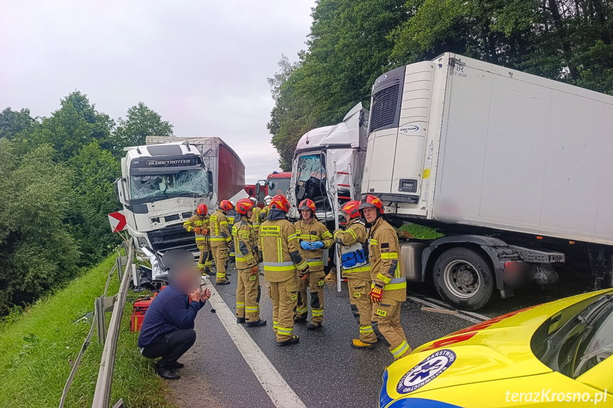Wypadek w Kołaczycach. Zderzenie dwóch samochodów ciężarowych