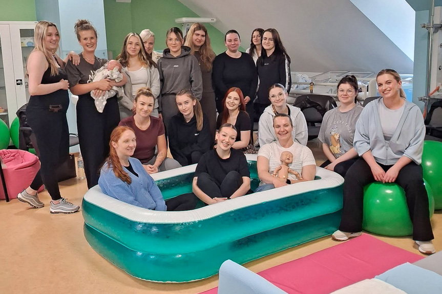 Studentki położnictwa obroniły prace licencjackie i ruszają w zawodową drogę