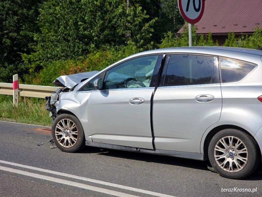 Ustrobna. Zderzenie trzech samochodów