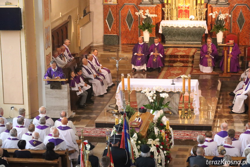 Ostatnie pożegnanie księdza prałata Kazimierza Kaczora [ZDJĘCIA]